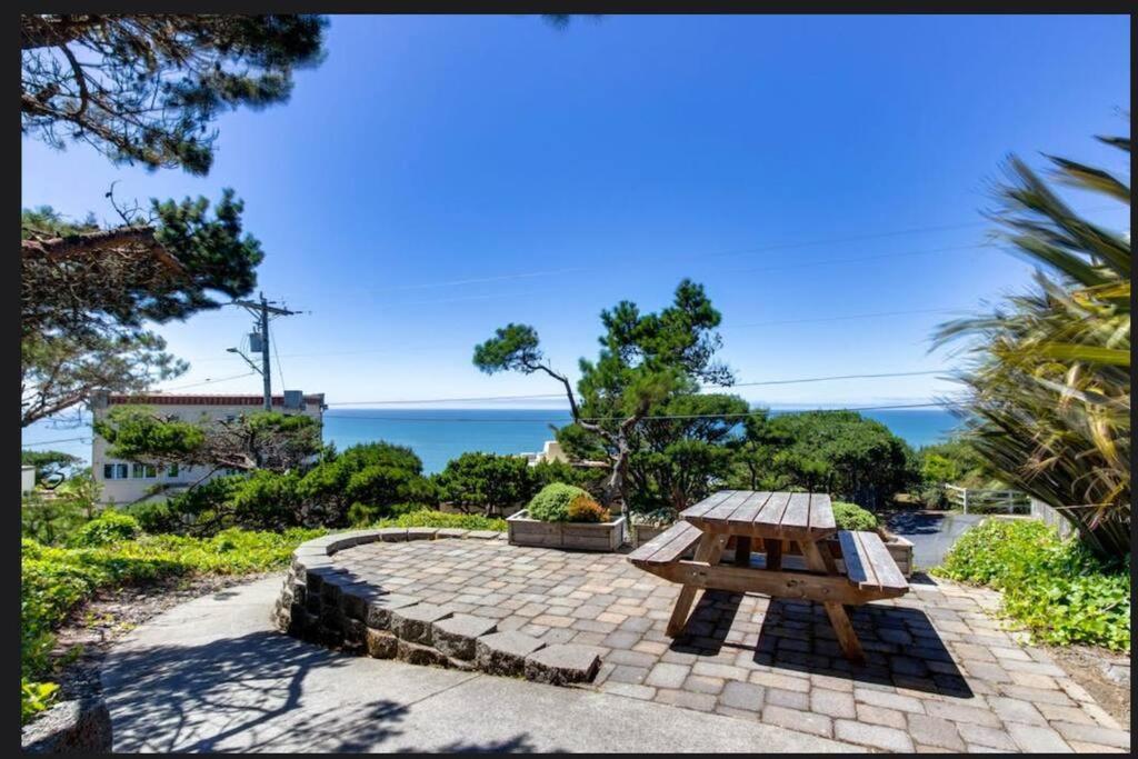 Condo By The Sea Линкън Сити Екстериор снимка